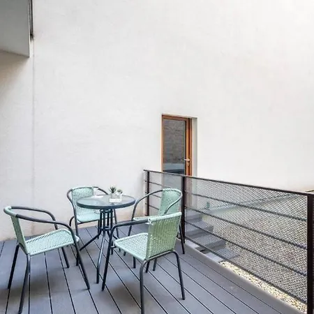 2Br & 2Balcony Apartment By Nw Budapest Exterior photo
