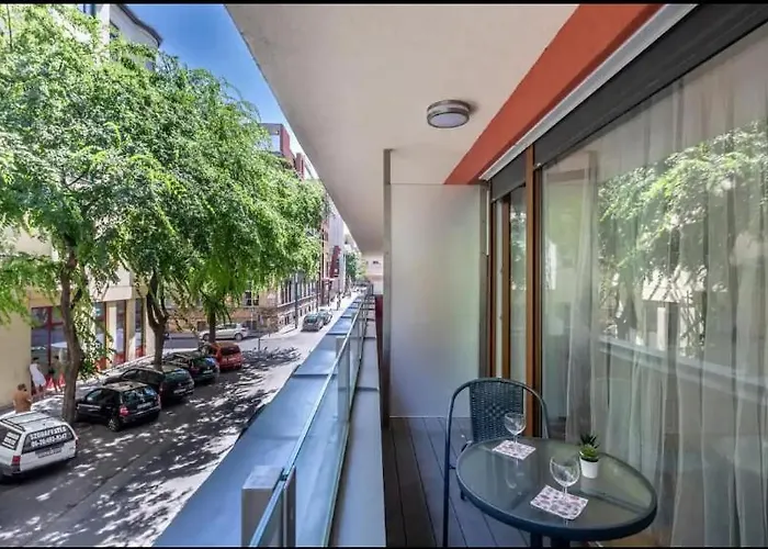 2Br & 2Balcony Apartment By Nw