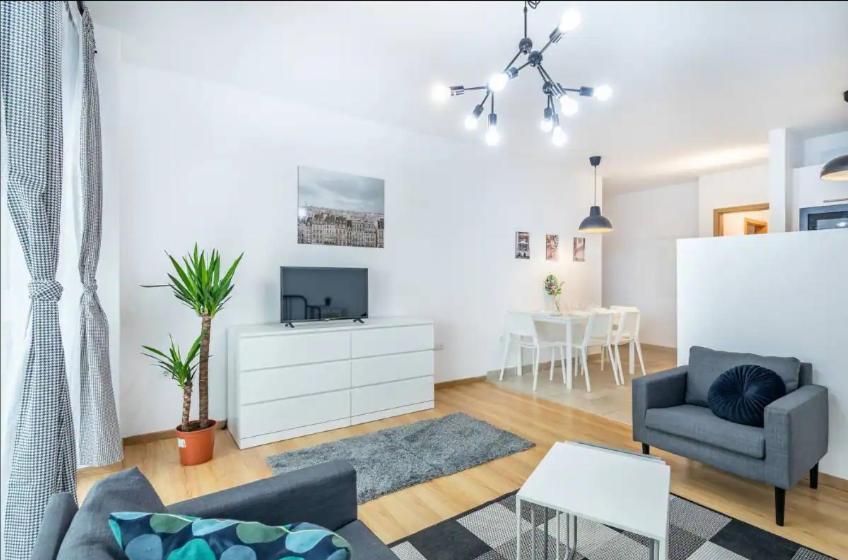 Apartment 2br & 2balcony By Nw *