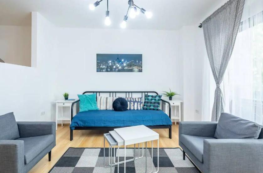 Apartment 2br & 2balcony By Nw *